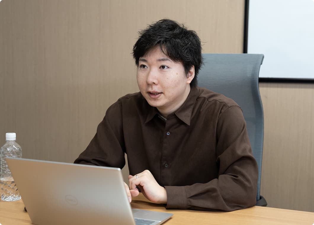 フロントDivision　謝花 立陽